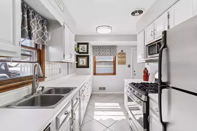 1726 Hyacinth Avenue E, Saint Paul, MN 55106 - Photo 7