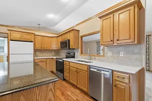 610 Deschepper St, Marshall, MN 56258 - Photo 19