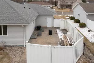 610 Deschepper St, Marshall, MN 56258 - Photo 5