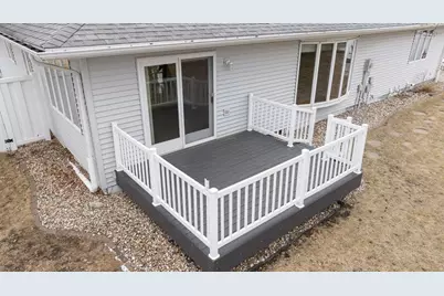 610 Deschepper Street, Marshall, MN 56258 - Photo 7