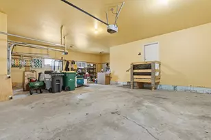 610 Deschepper St, Marshall, MN 56258 - Photo 55