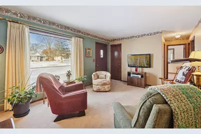 5832 Rhode Island Avenue N, Crystal, MN 55428 - Photo 5