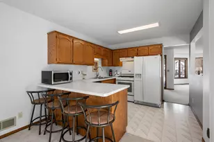 6724 Timber Crest Dr, Maple Grove, MN 55311 - Photo 13