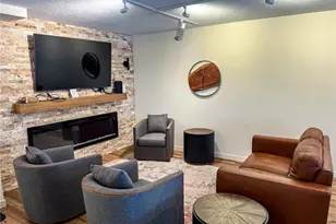 66 9th St E, Saint Paul, MN 55101 - Photo 23