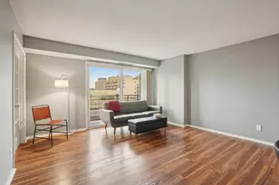 66 9th St E, Saint Paul, MN 55101 - Photo 5