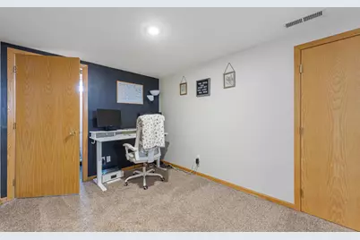 235 S Cedar Street, Belle Plaine, MN 56011 - Photo 17