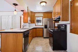 1947 Yorkshire Ct, Saint Paul, MN 55116 - Photo 19