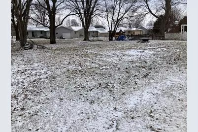 906 5th Street SW, Waseca, MN 56093 - Photo 3