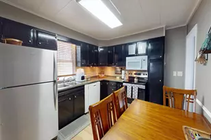 1425 Academy Ave, Albert Lea, MN 56007 - Photo 5