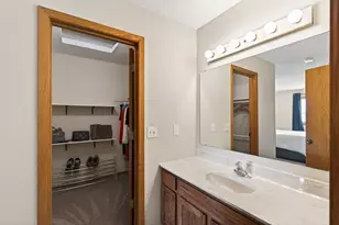 4604 Rosewood Ln N, Plymouth, MN 55442 - Photo 17