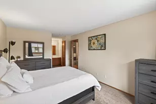 4604 Rosewood Ln N, Plymouth, MN 55442 - Photo 15