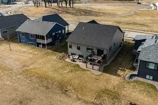 2027 Hadley Creek Dr NE, Rochester, MN 55906 - Photo 7