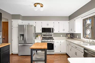 1978 Timber Wolf Trail S, Eagan, MN 55122 - Photo 11