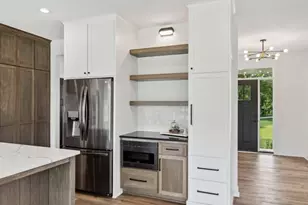 5324 Spring Ln, Minnetonka, MN 55345 - Photo 7