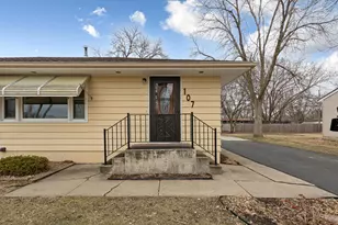 107 21st Ave NW, Faribault, MN 55021 - Photo 7