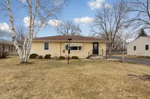 107 21st Ave NW, Faribault, MN 55021 - Photo 3