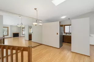 5545 Knoll Dr, Shoreview, MN 55126 - Photo 15