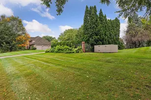10500 Niblick Ln, Eden Prairie, MN 55347 - Photo 101