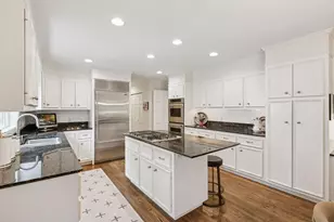10500 Niblick Ln, Eden Prairie, MN 55347 - Photo 17