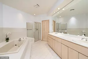 2073 Sherwood Ln, Hopkins, MN 55305 - Photo 19