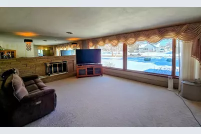 910 3rd Avenue SW, Pipestone, MN 56164 - Photo 5