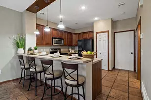 11003 Oak Grv Cir, Woodbury, MN 55129 - Photo 9