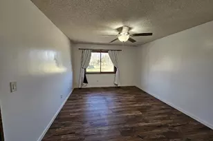 8792 N Maplebrook Cir, Brooklyn Park, MN 55445 - Photo 9