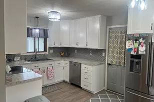 445 NE Rose Ln NE, Hutchinson, MN 55350 - Photo 5