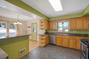 2611 Parkview Blvd, Robbinsdale, MN 55422 - Photo 7