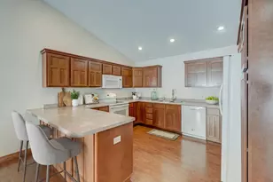 957 Fairchild Dr, River Falls, WI 54022 - Photo 5