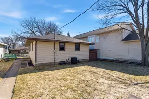 4412 2 1/2 Street NE, Columbia Heights, MN 55421 - Photo 15