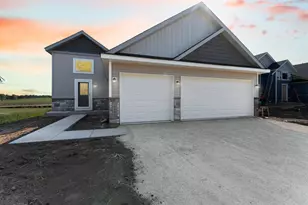 569 Sienna Dr, Watertown, MN 55388 - Photo 1