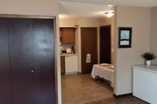 8317 Thomas Ct N, Brooklyn Park, MN 55444 - Photo 5