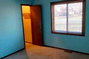 8317 Thomas Ct N, Brooklyn Park, MN 55444 - Photo 15