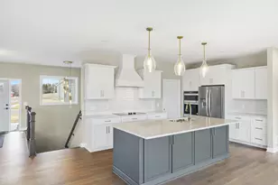 6839 Timberview Ct, Cannon Falls, MN 55009 - Photo 5