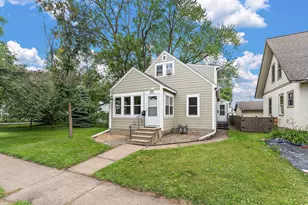 551 Pascal St N, Saint Paul, MN 55104 - Photo 1