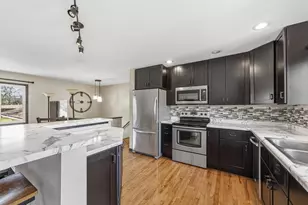 1902 Brookside Dr, Albert Lea, MN 56007 - Photo 3