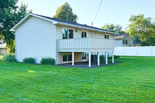 1902 Brookside Dr, Albert Lea, MN 56007 - Photo 3