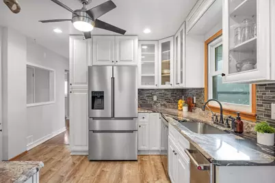 3301 Thurber Road, Brooklyn Center, MN 55429 - Photo 9