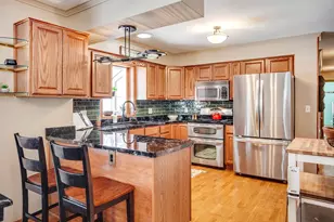 2722 Vale Crest Rd, Crystal, MN 55422 - Photo 3