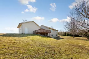 77728 325th St, Ellendale, MN 56026 - Photo 9