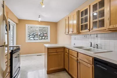 14365 Fairway Drive, Eden Prairie, MN 55344 - Photo 5