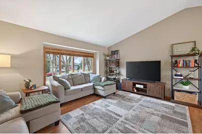 10633 Sumter Avenue N, Brooklyn Park, MN 55445 - Photo 5