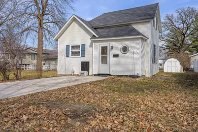 723 Ivy Lane SE, Hutchinson, MN 55350 - Photo 1