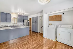 1907 S 5th St, Minneapolis, MN 55454 - Photo 9