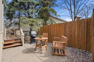 561 Deer Ridge Ln S, Maplewood, MN 55119 - Photo 17