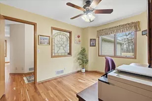 561 Deer Ridge Ln S, Maplewood, MN 55119 - Photo 5