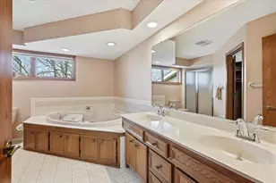 561 Deer Ridge Ln S, Maplewood, MN 55119 - Photo 29