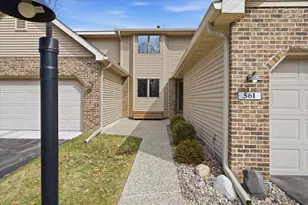 561 Deer Ridge Ln S, Maplewood, MN 55119 - Photo 3