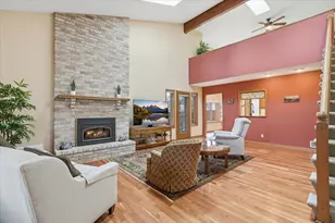 561 Deer Ridge Ln S, Maplewood, MN 55119 - Photo 9